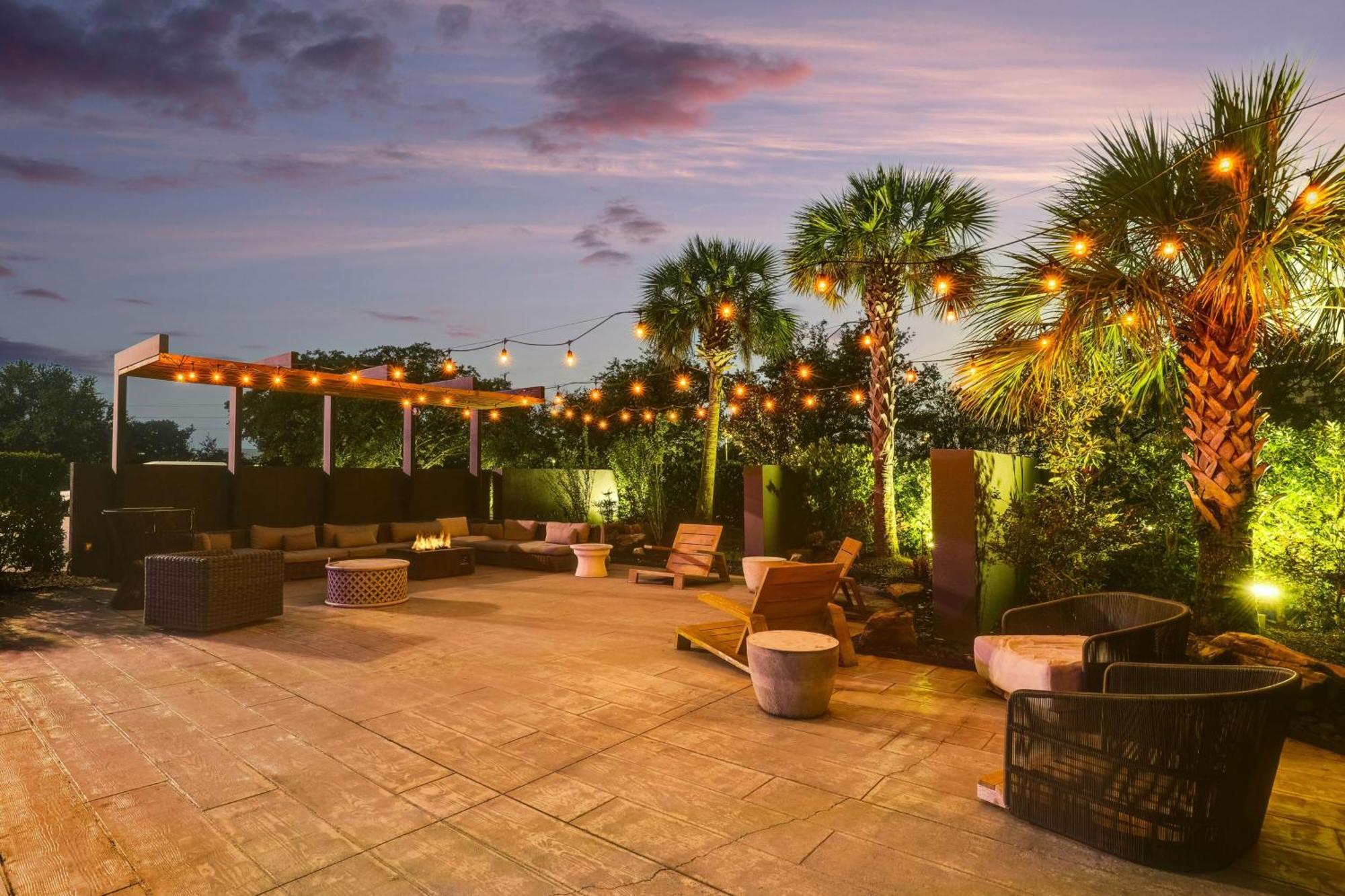 Mobile Marriott Hotel Exterior photo