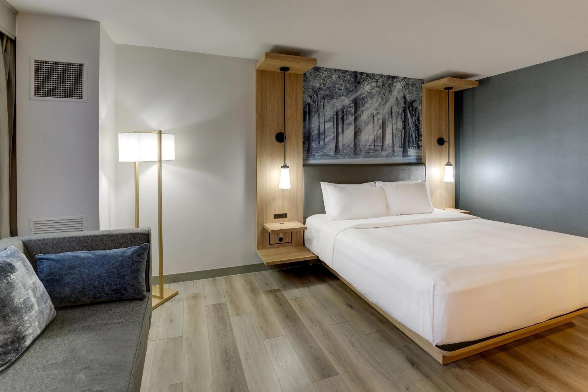 Mobile Marriott Hotel Exterior photo
