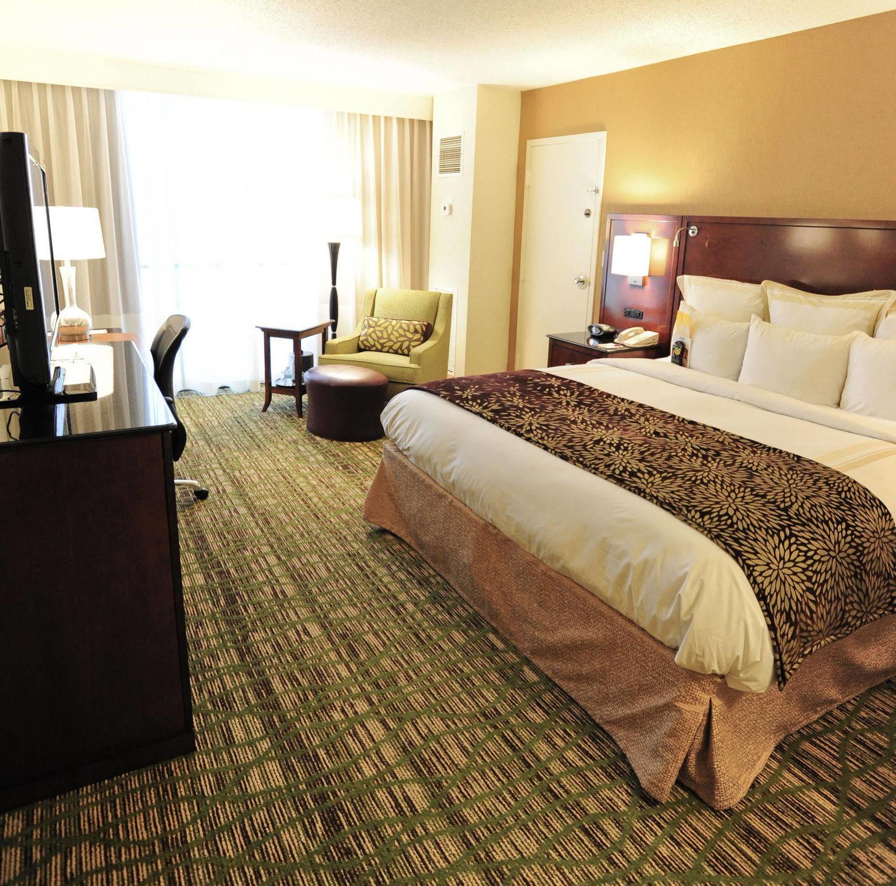 Mobile Marriott Hotel Exterior photo